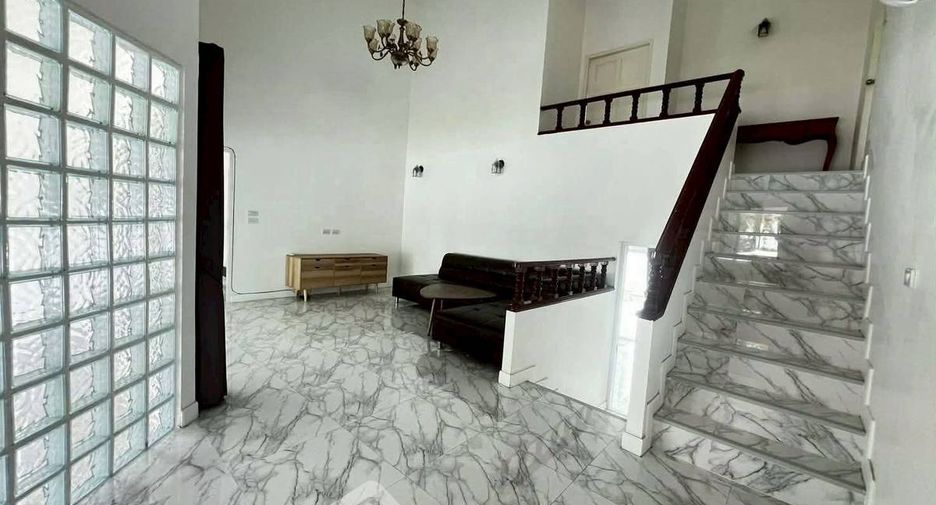 For sale 3 bedrooms villa in Jomtien, Pattaya