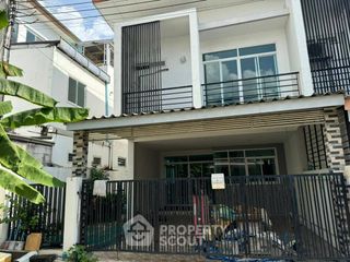 For sale 3 bedrooms townhouse in Bang Khae, Bangkok