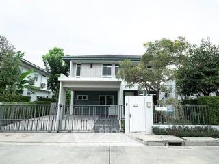 À louer et à vendre 4 chambres maison à Prawet, Bangkok