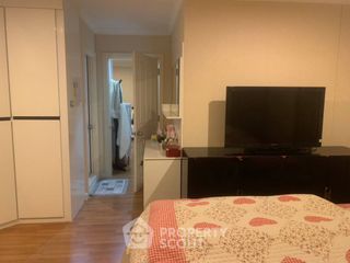 For sale 2 bedrooms condo in Huai Khwang, Bangkok
