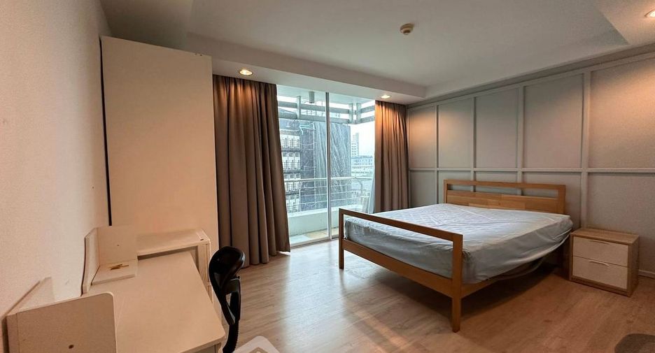 For sale 3 bedrooms condo in Din Daeng, Bangkok