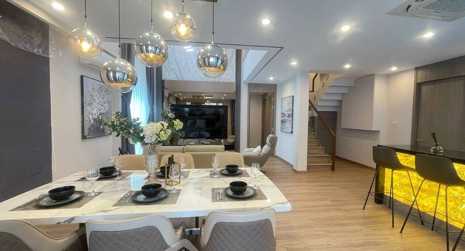 For sale 4 ベッドルーム villa in Jomtien, Pattaya