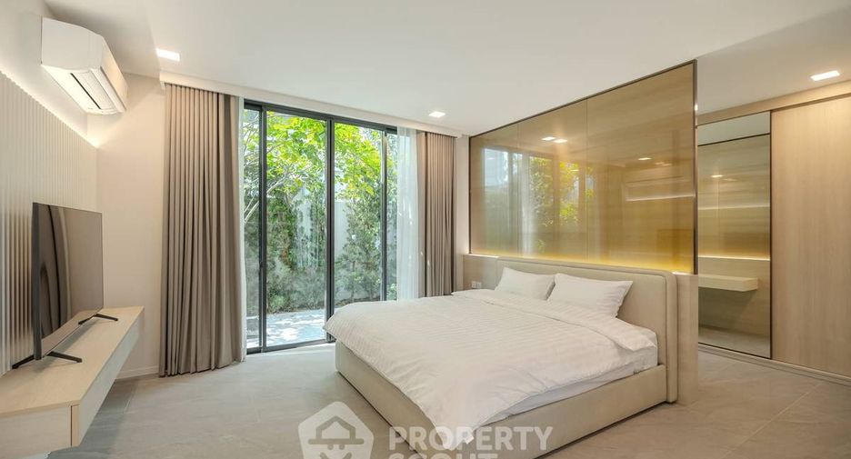 For sale 4 bedrooms house in Saphan Sung, Bangkok