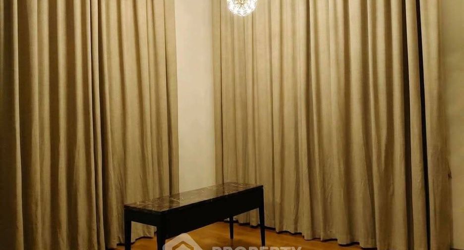For rent and for sale 5 bedrooms house in Don Mueang, Bangkok