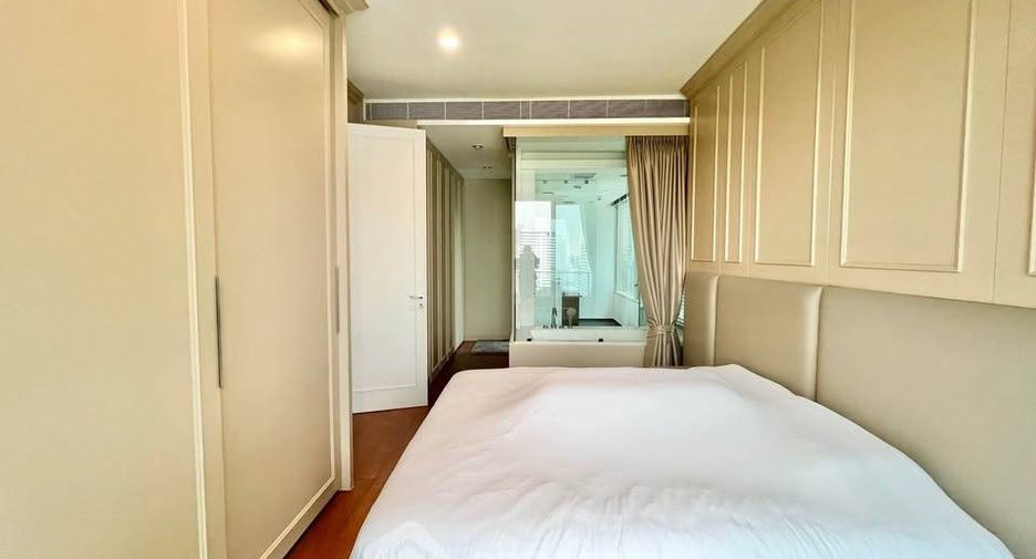 For sale 2 bedrooms condo in Pathum Wan, Bangkok