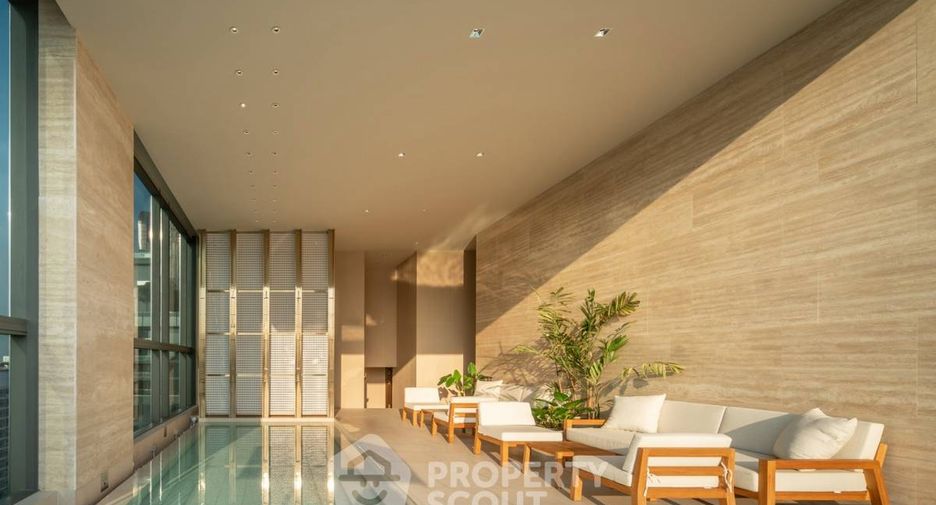 For sale 1 bed condo in Khlong Toei, Bangkok