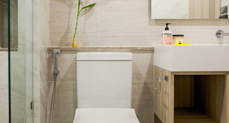 For rent and for sale 2 bedrooms condo in Watthana, Bangkok