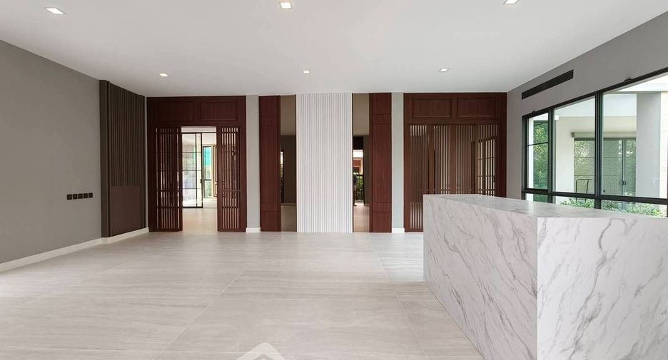 For sale 5 bedrooms house in Bang Khae, Bangkok