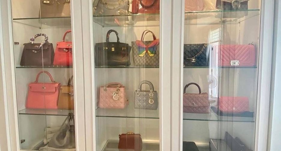 Продажа 3 спальни таунхаус в Пхра Кханонг, Бангкок