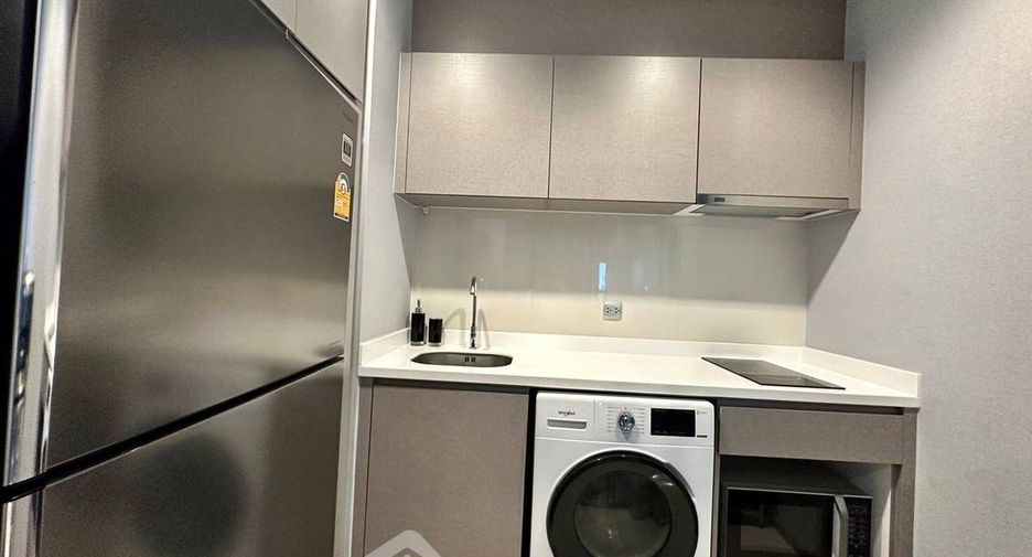 For sale 1 bed condo in Huai Khwang, Bangkok