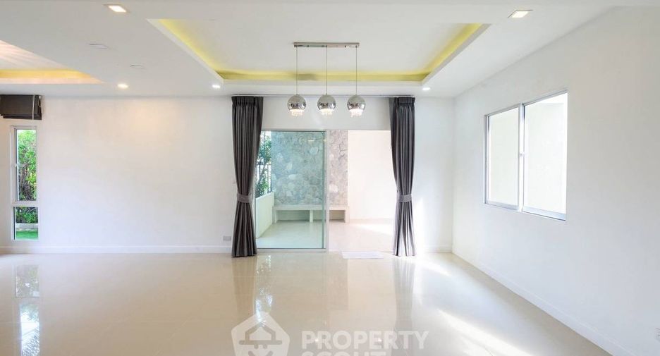 For sale 2 bedrooms house in East Pattaya, Pattaya