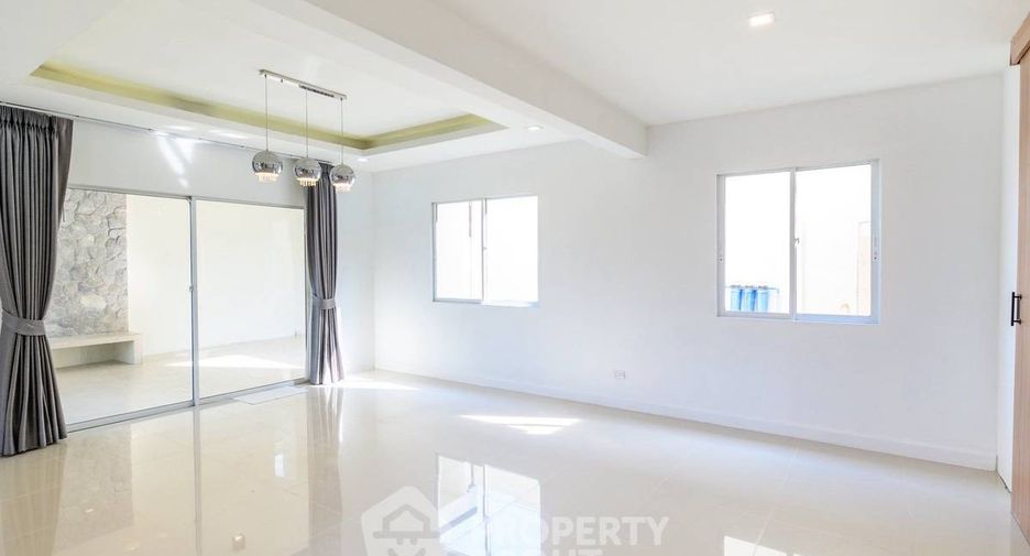 For sale 2 bedrooms house in East Pattaya, Pattaya