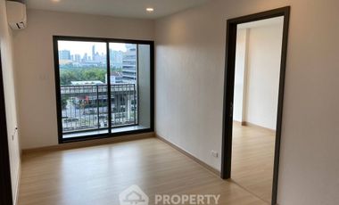 Condo en venta de 2 habitaciones en Huai Khwang, Bangkok