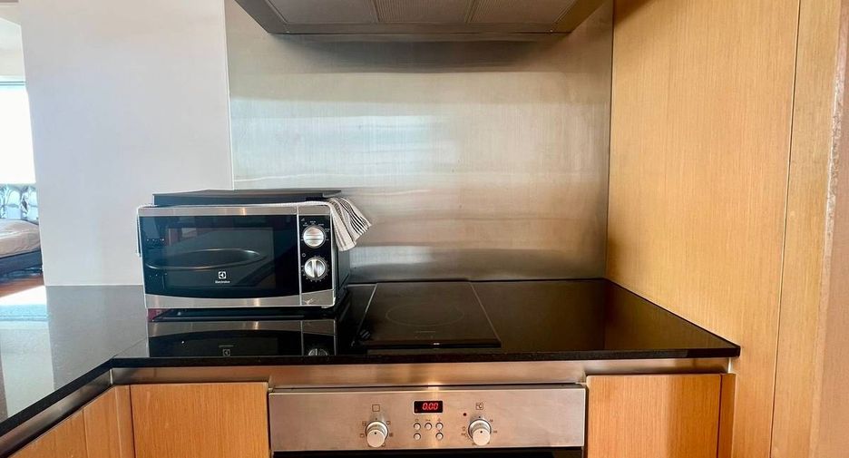 For sale 2 bedrooms condo in Yan Nawa, Bangkok