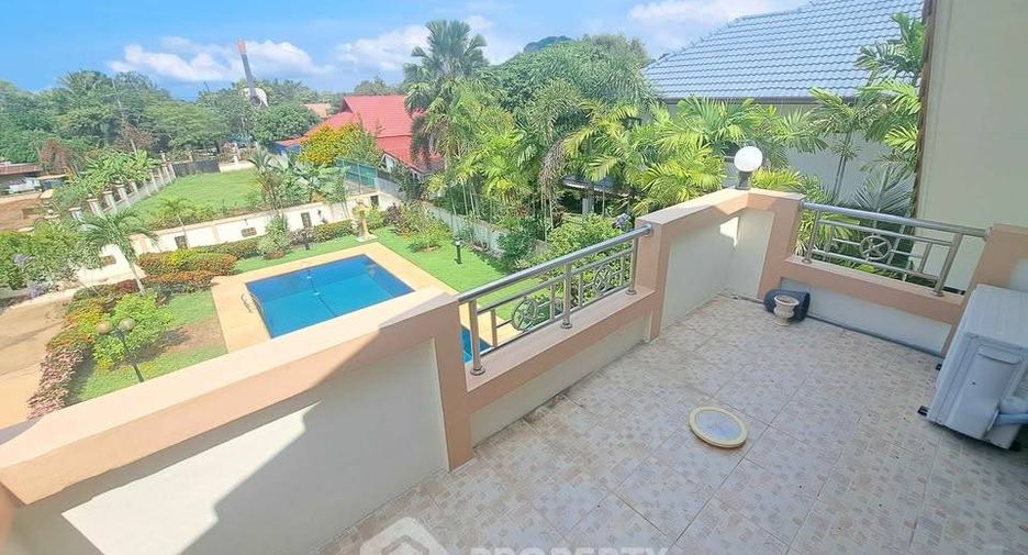 For sale 4 bedrooms house in Sattahip, Chonburi