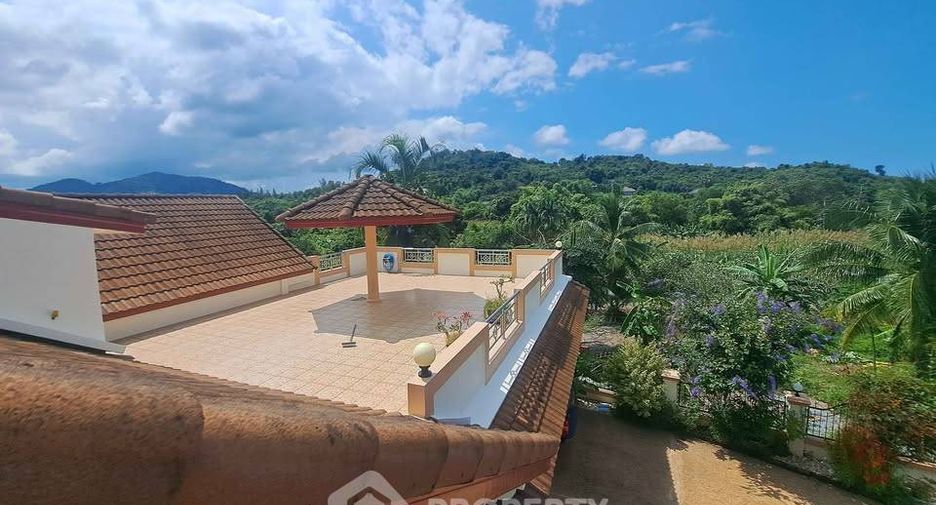 For sale 4 bedrooms house in Sattahip, Chonburi