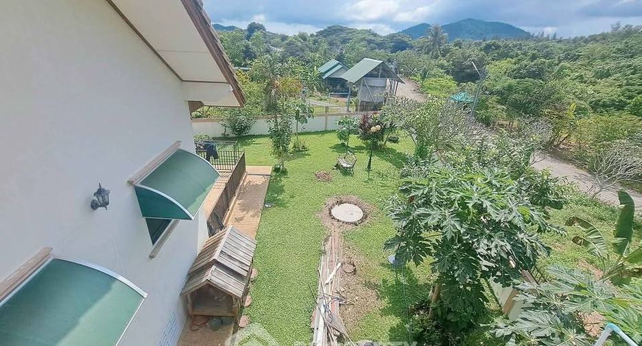 For sale 4 bedrooms house in Sattahip, Chonburi
