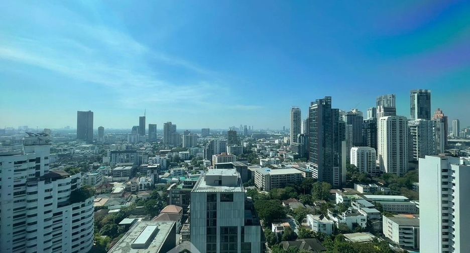 À vendre 2 chambres condo à Khlong Toei, Bangkok