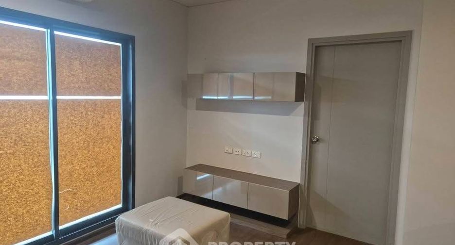 For sale 2 bedrooms condo in Phaya Thai, Bangkok