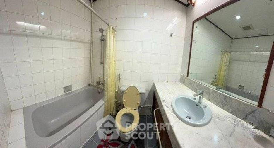 For sale 2 bedrooms condo in Bang Phlat, Bangkok