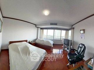 For sale 2 bedrooms condo in Bang Phlat, Bangkok
