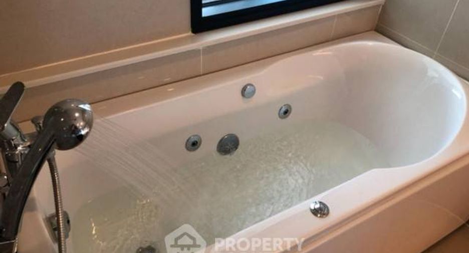 For sale 1 bed condo in Si Racha, Chonburi