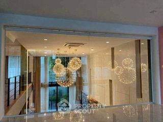 Reihenhaus zur Miete und zum Kauf mit 3 Zimmer in Lat Phrao, Bangkok