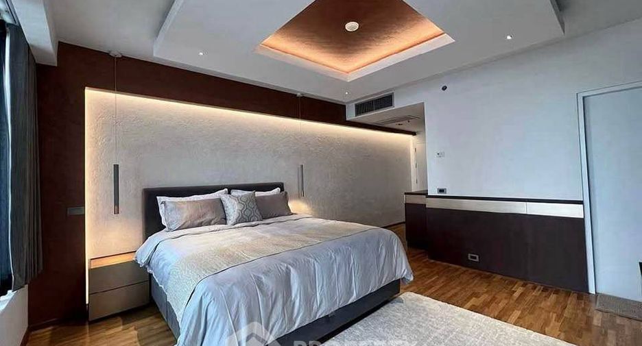 For sale 2 bedrooms condo in Pathum Wan, Bangkok