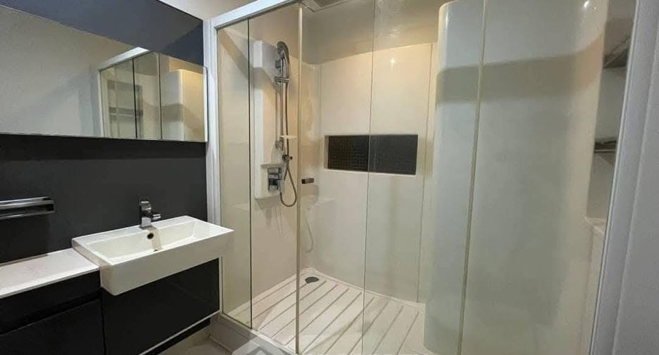 Wohnung zum Kauf mit 1 Zimmer in Phra Khanong, Bangkok