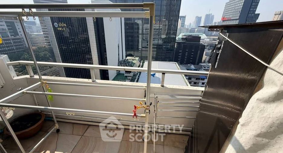 For sale 2 bedrooms condo in Pathum Wan, Bangkok