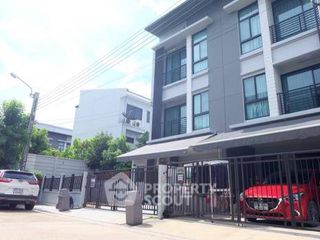 For sale 4 bedrooms townhouse in Chom Thong, Bangkok
