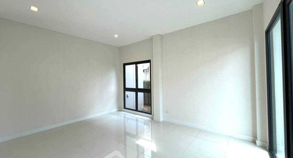 À vendre 4 chambres maison à Khan Na Yao, Bangkok
