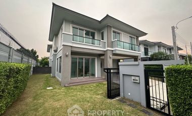Haus zum Kauf mit 4 Zimmer in Saphan Sung, Bangkok
