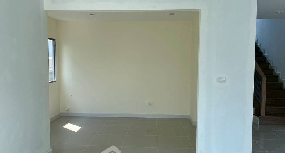 Haus zum Kauf mit 4 Zimmer in Saphan Sung, Bangkok