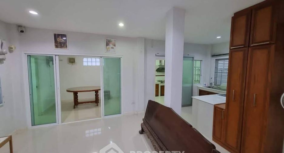 Casa en venta de 4 habitaciones en Si Racha, Chonburi