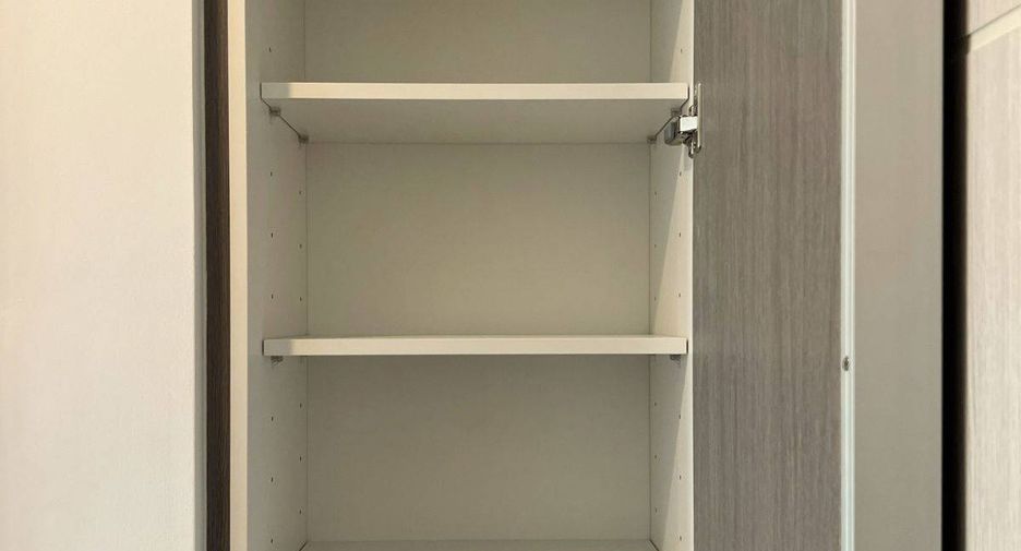 For sale 1 bed condo in Si Racha, Chonburi