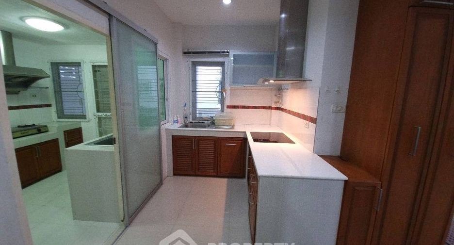 出售 4 卧室 独立屋 在 Si Racha, Chon Buri