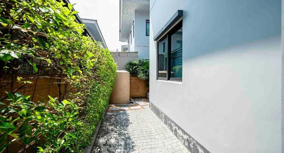 For sale 4 bedrooms house in Prawet, Bangkok