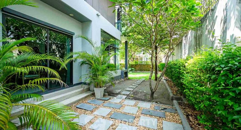 For sale 4 bedrooms house in Prawet, Bangkok