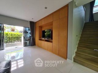 For sale 4 bedrooms house in Lat Krabang, Bangkok