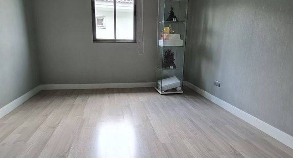 For sale 4 bedrooms house in Saphan Sung, Bangkok