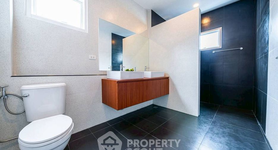 For sale 5 bedrooms villa in South Pattaya, Pattaya