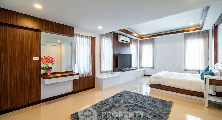 For sale 5 bedrooms villa in South Pattaya, Pattaya