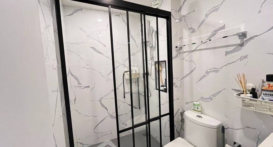 For sale 2 bedrooms condo in Din Daeng, Bangkok