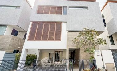 For rent and for sale 5 bedrooms house in Huai Khwang, Bangkok