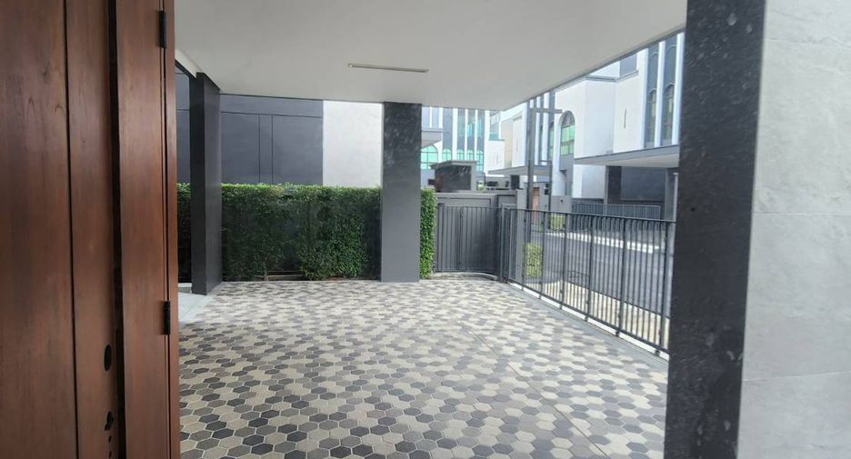 À vendre 4 chambres maison à Bang Kapi, Bangkok