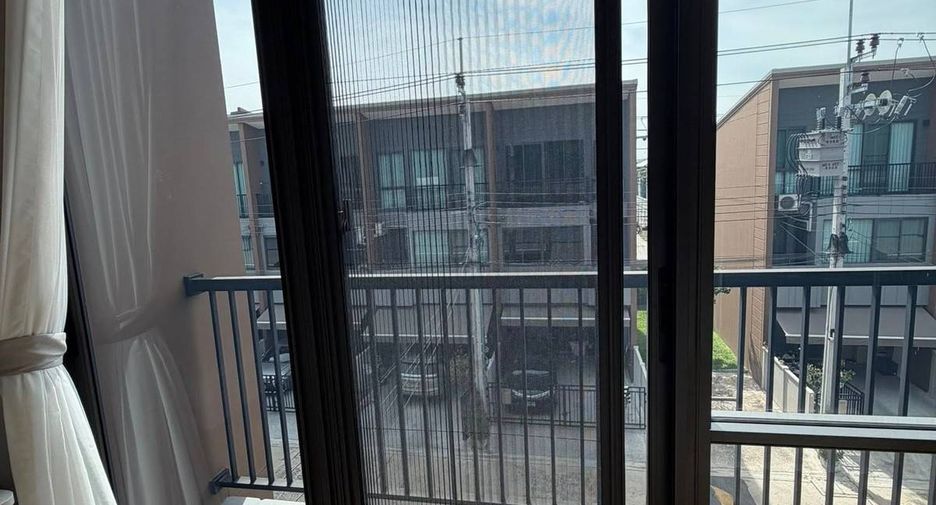 For sale 3 bedrooms townhouse in Prawet, Bangkok