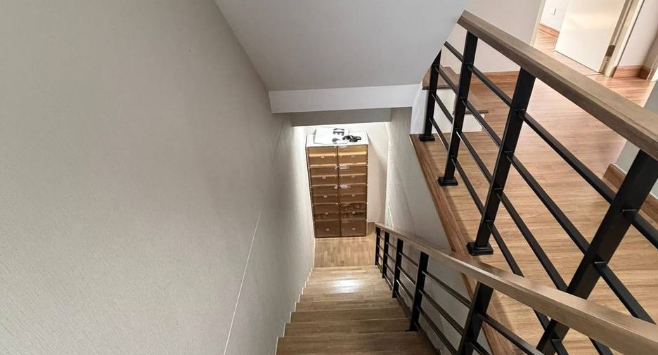 For sale 3 bedrooms townhouse in Prawet, Bangkok