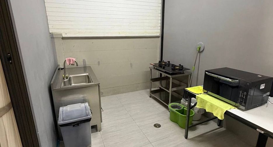 For sale 3 bedrooms townhouse in Prawet, Bangkok