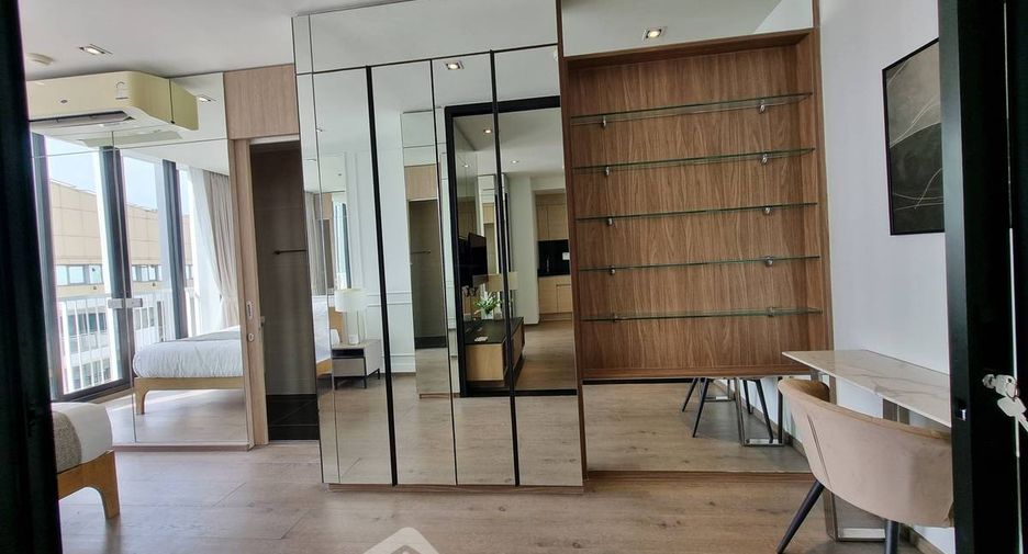For sale 1 bed condo in Khlong Toei, Bangkok